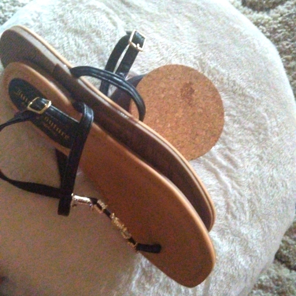 NWOT Ladies Designer Sandals - Picture 5 of 15